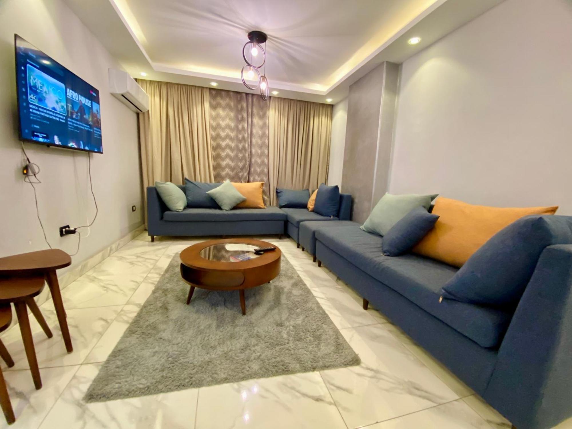 Apartment In Downtown *