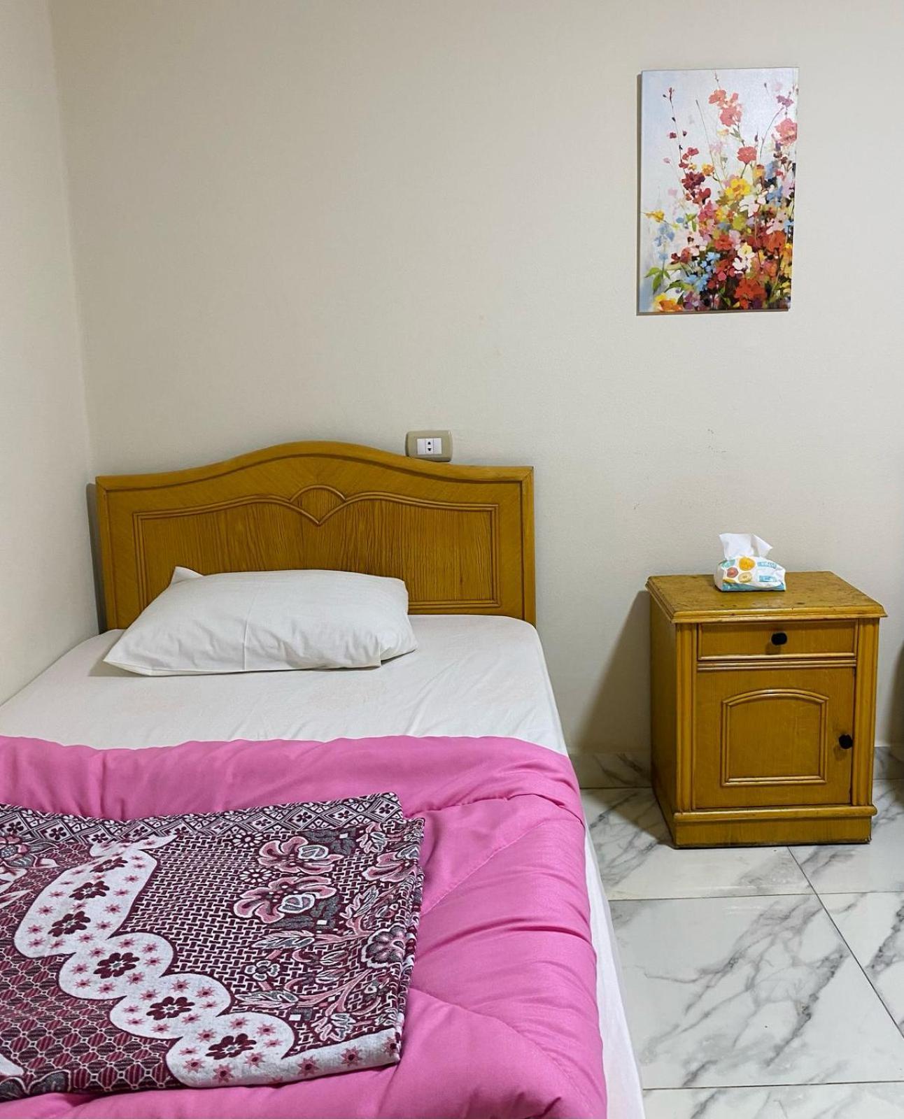 Apartment In Downtown *